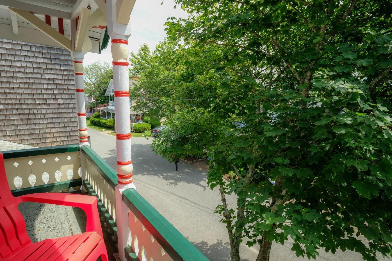 Pequot Hotel Oak Bluffs Exterior photo