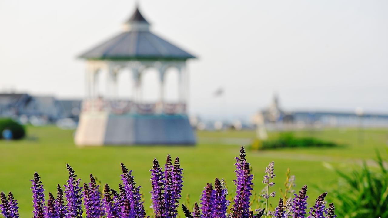 Pequot Hotel Oak Bluffs Exterior photo